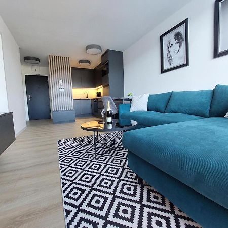 Apartman Centrum S Parkovanim Kassa Kültér fotó