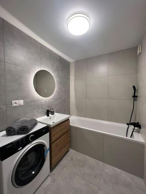 Apartman Centrum S Parkovanim Kassa Kültér fotó
