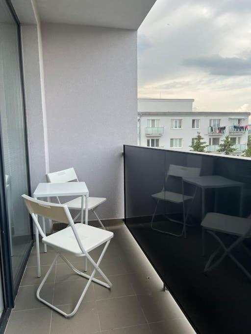 Apartman Centrum S Parkovanim Kassa Kültér fotó