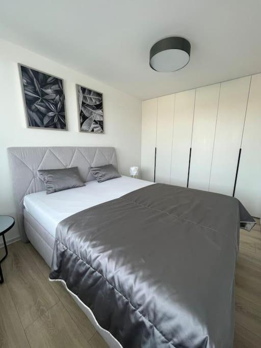 Apartman Centrum S Parkovanim Kassa Kültér fotó